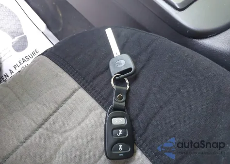 2011 Kia Sorento Lx V6 z USA, uszkodzony, nr VIN 5XYKTDA27BG119796